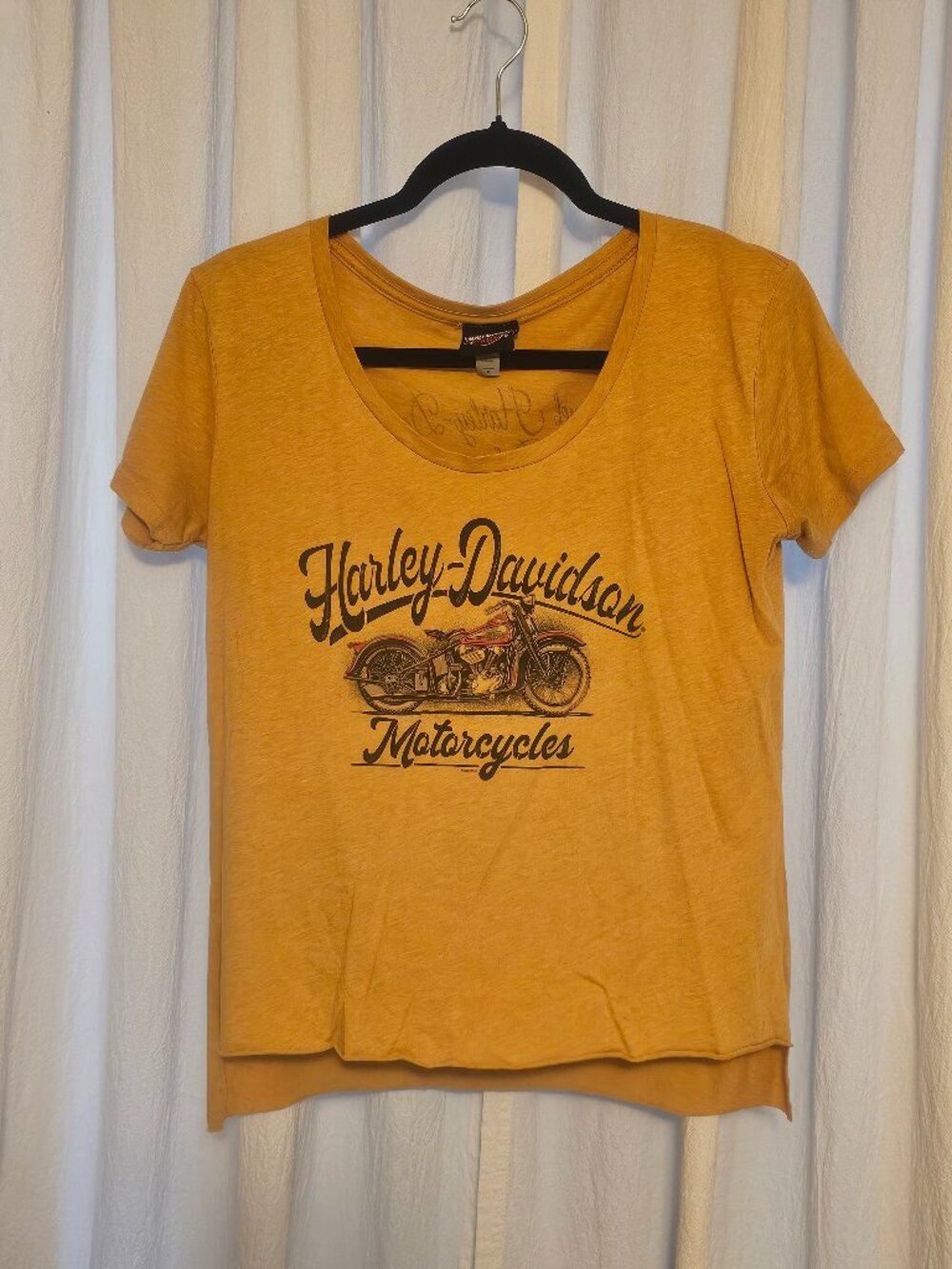 Harley Davidson Women’s M Mustard Yellow Vintage Motorcycle Graphic Tee